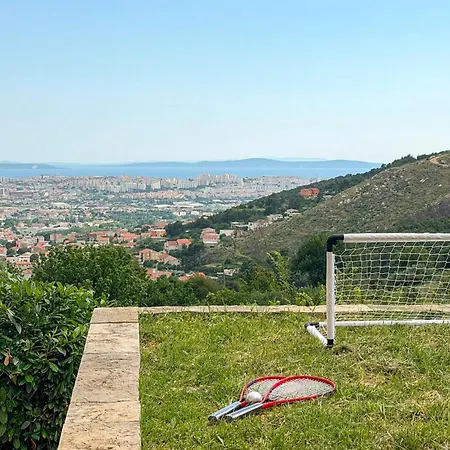 Gorgeous In Solin